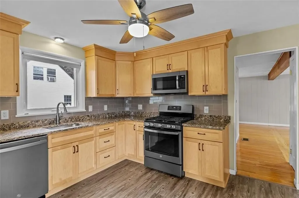 89 Carpenter Street Warwick RI 02886