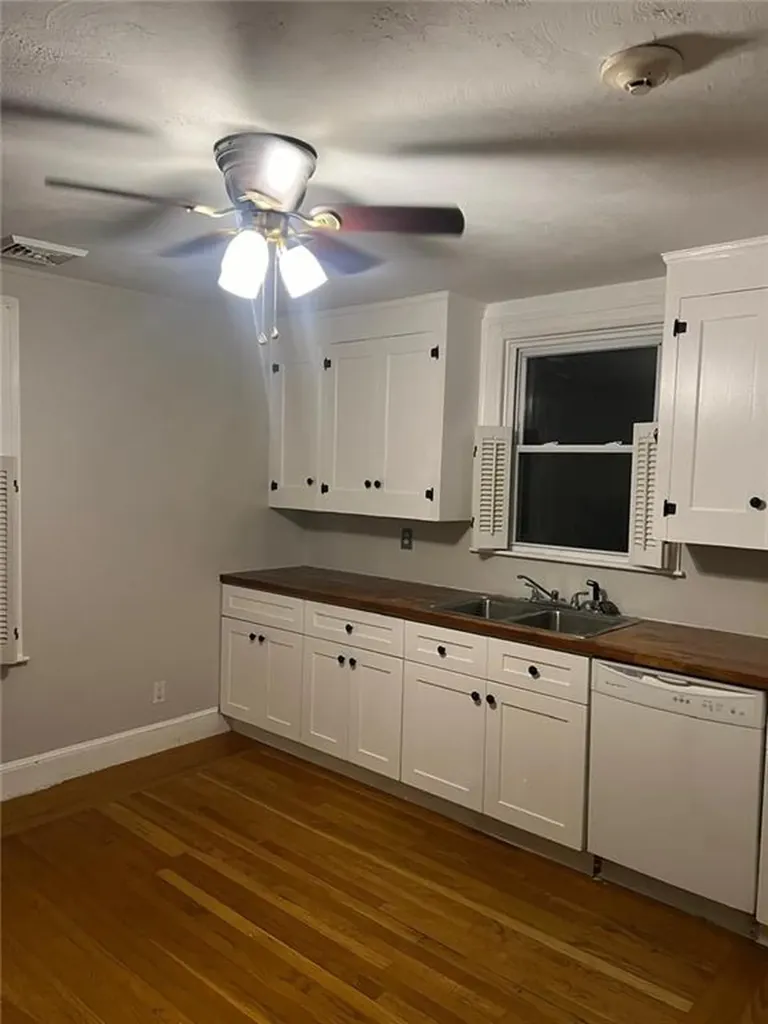922 Park Avenue Cranston RI 02910