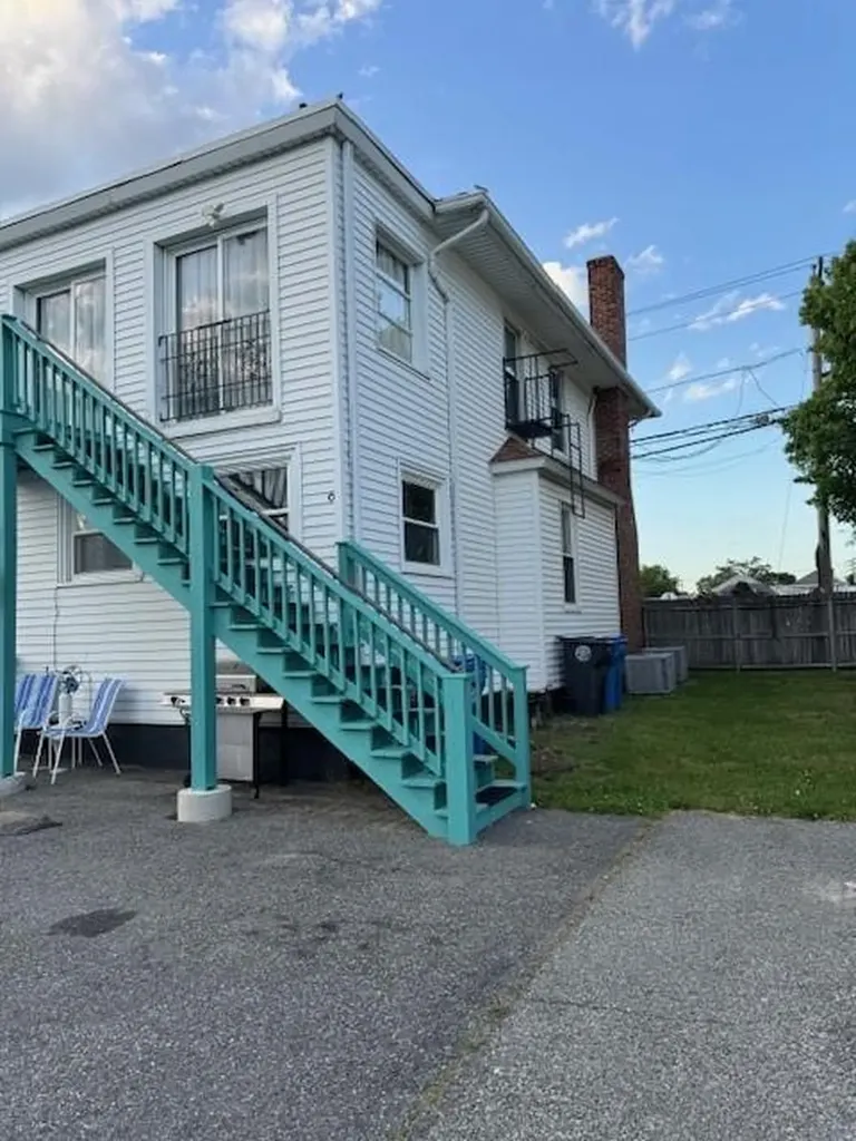 922 Park Avenue Cranston RI 02910