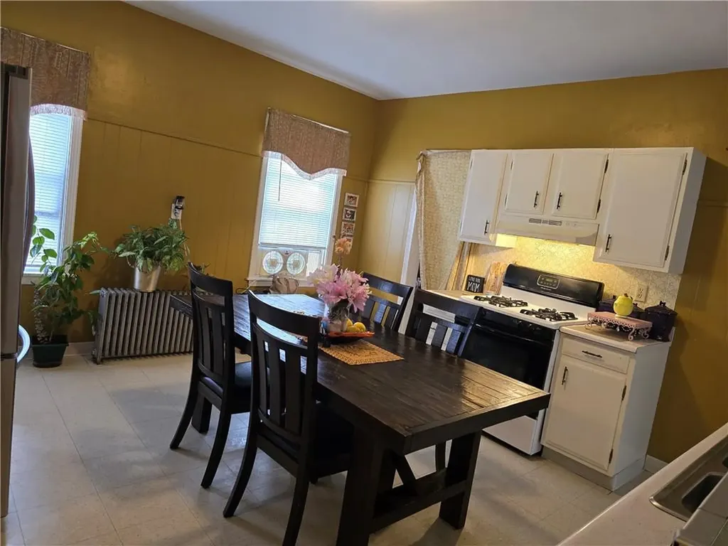 168 Sisson Street Providence RI 02909