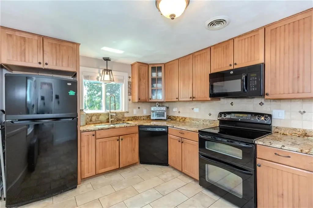 1270 Pippin Orchard Road Cranston RI 02921