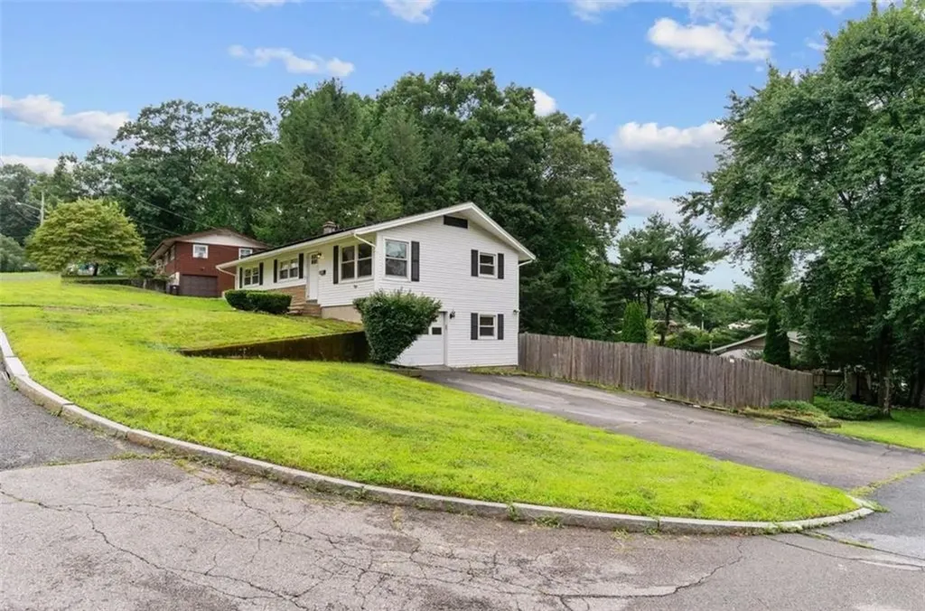 11 Blue Stone Drive Woonsocket RI 02895