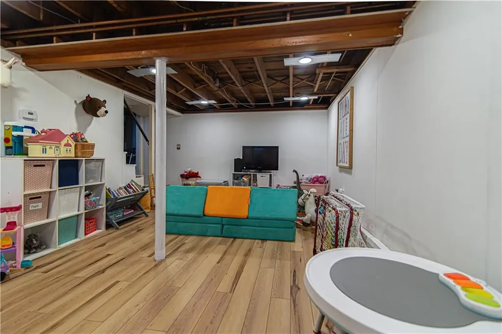 40 Milburn Road East Providence RI 02914