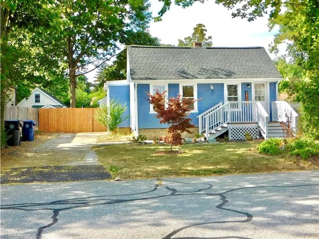 115 Rock Avenue Warwick RI 02889