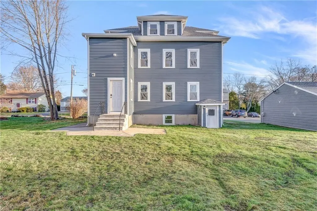 19 Stanley Avenue Barrington RI 02806