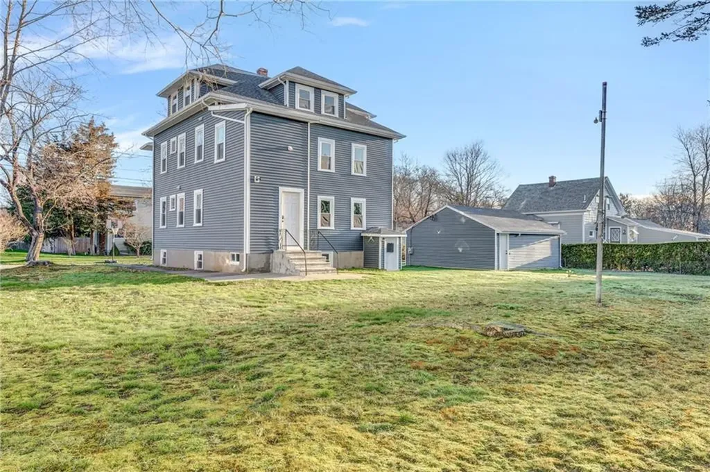 19 Stanley Avenue Barrington RI 02806