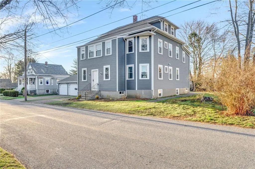 19 Stanley Avenue Barrington RI 02806