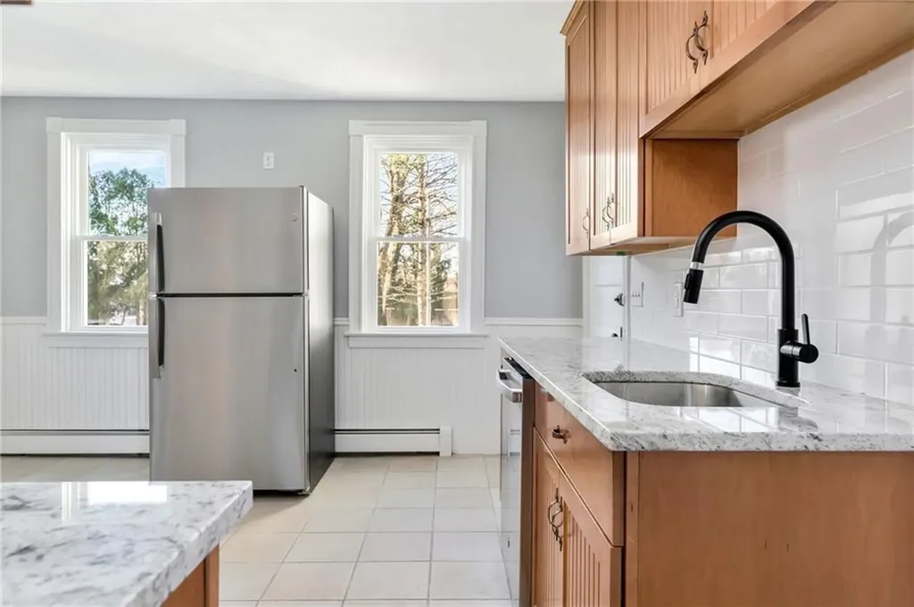19 Stanley Avenue Barrington RI 02806