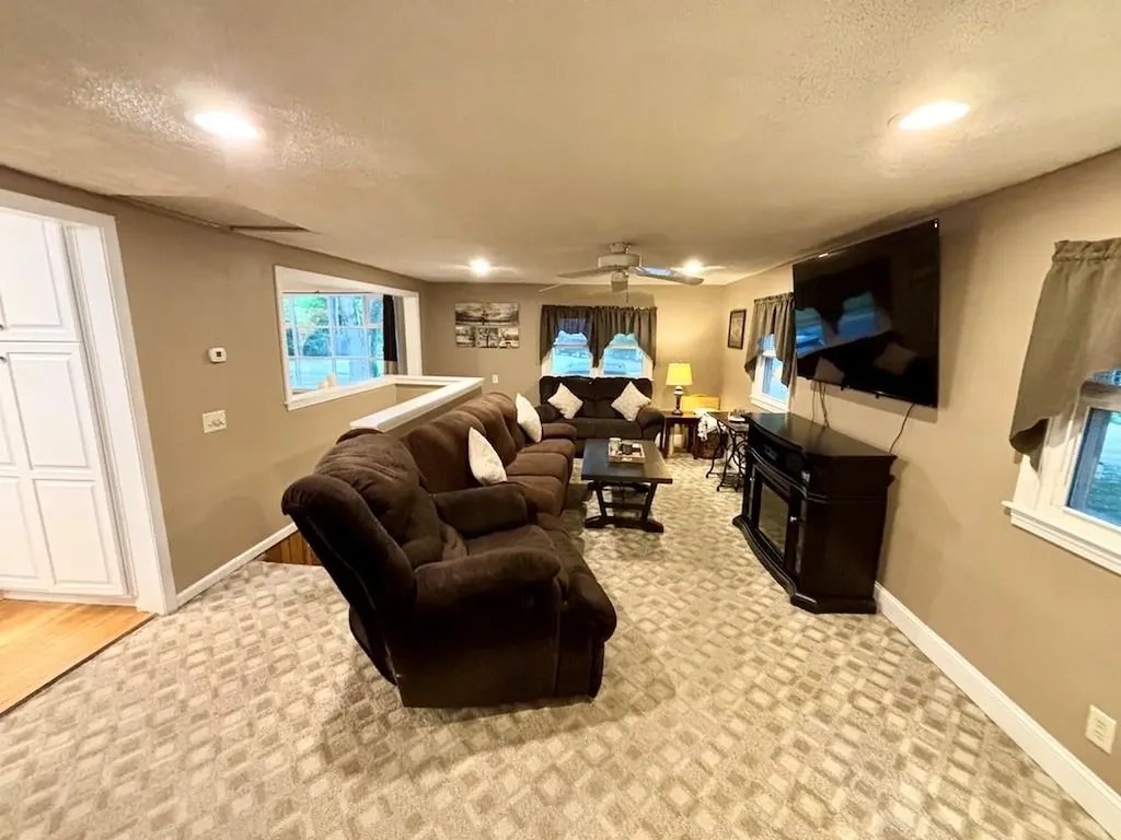 4 Brewster Drive Warwick RI 02889