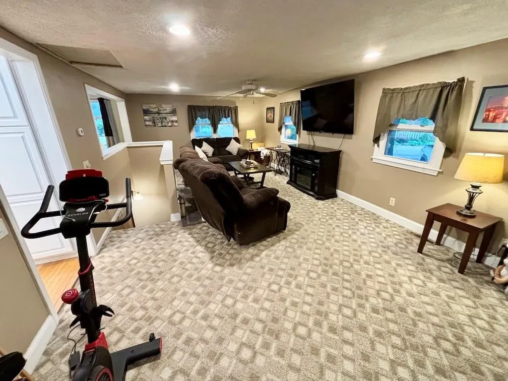 4 Brewster Drive Warwick RI 02889