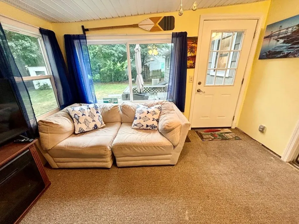 4 Brewster Drive Warwick RI 02889