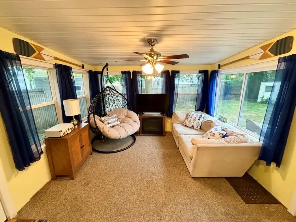 4 Brewster Drive Warwick RI 02889