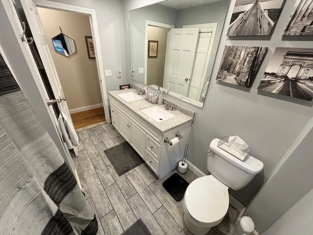 4 Brewster Drive Warwick RI 02889
