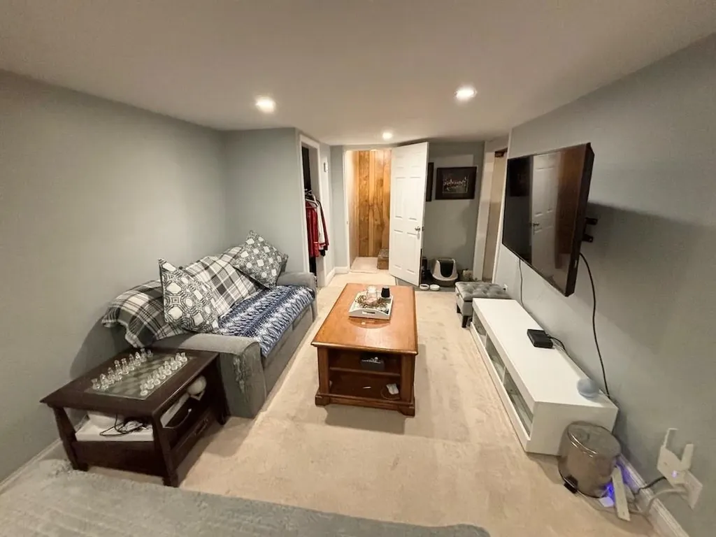 4 Brewster Drive Warwick RI 02889