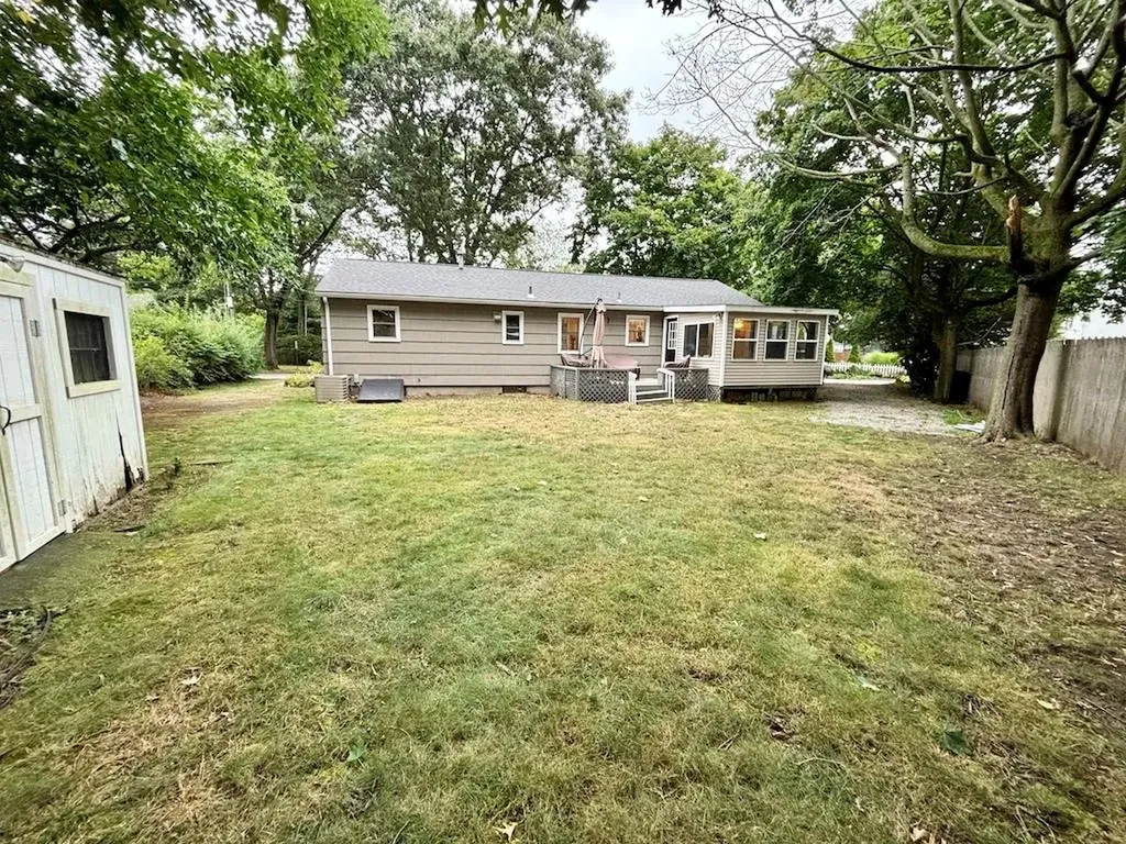 4 Brewster Drive Warwick RI 02889