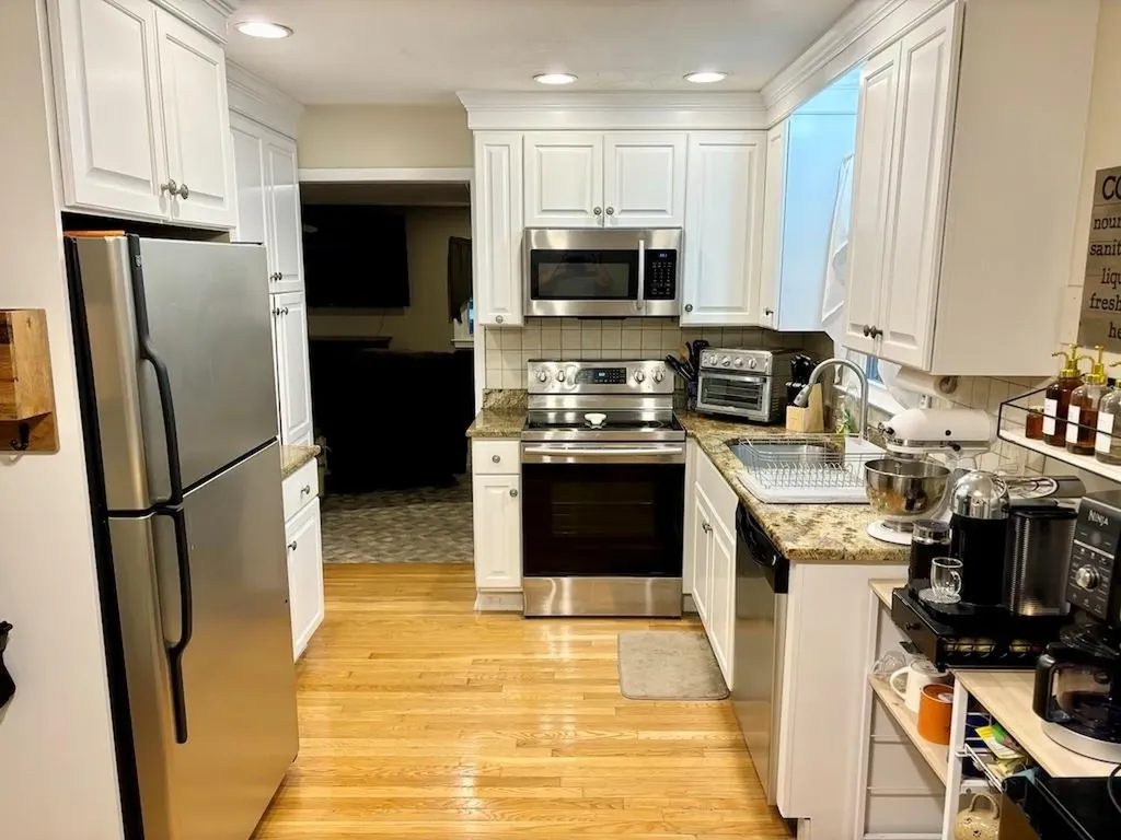 4 Brewster Drive Warwick RI 02889