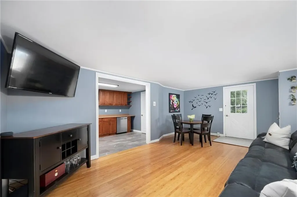 930 Knotty Oak Road Coventry RI 02816