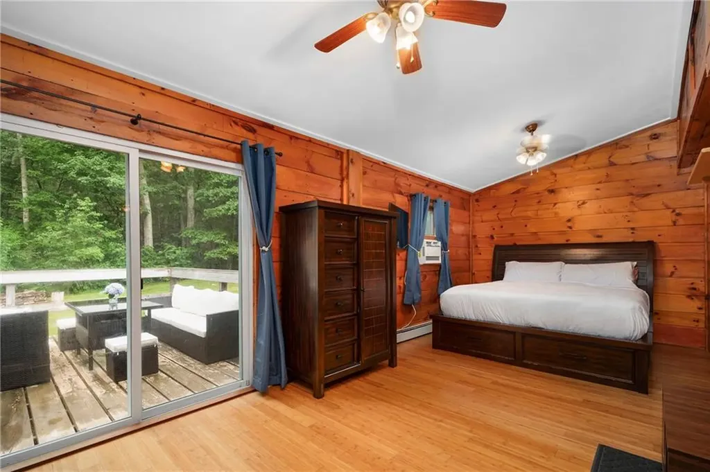 930 Knotty Oak Road Coventry RI 02816