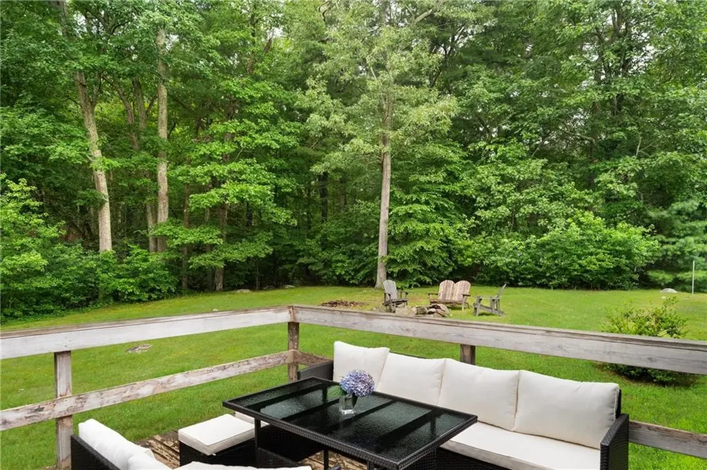 930 Knotty Oak Road Coventry RI 02816