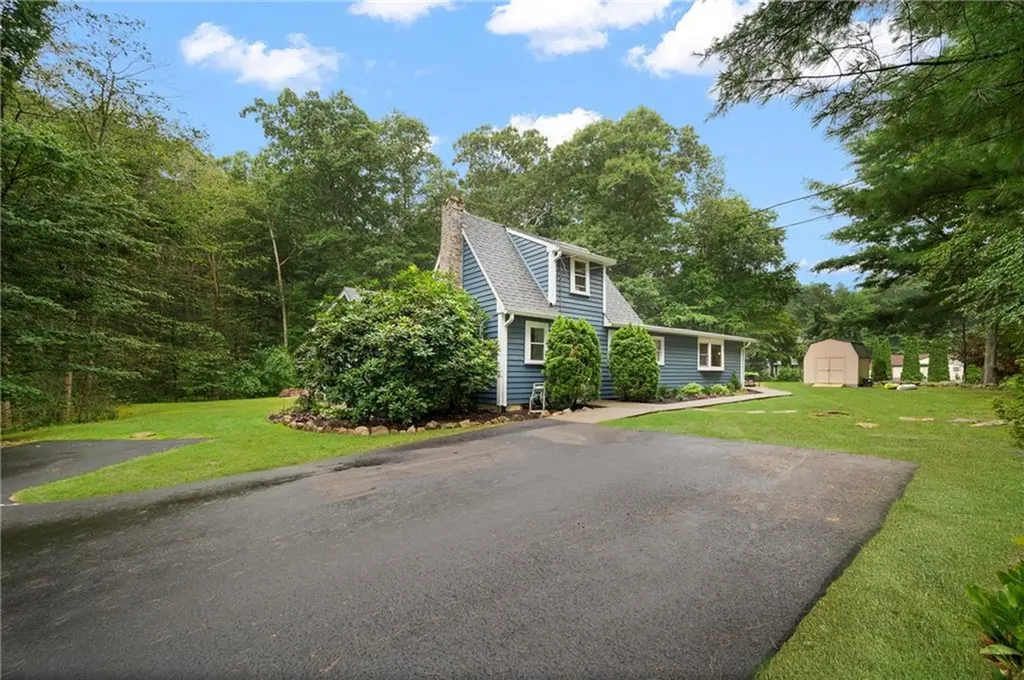 930 Knotty Oak Road Coventry RI 02816