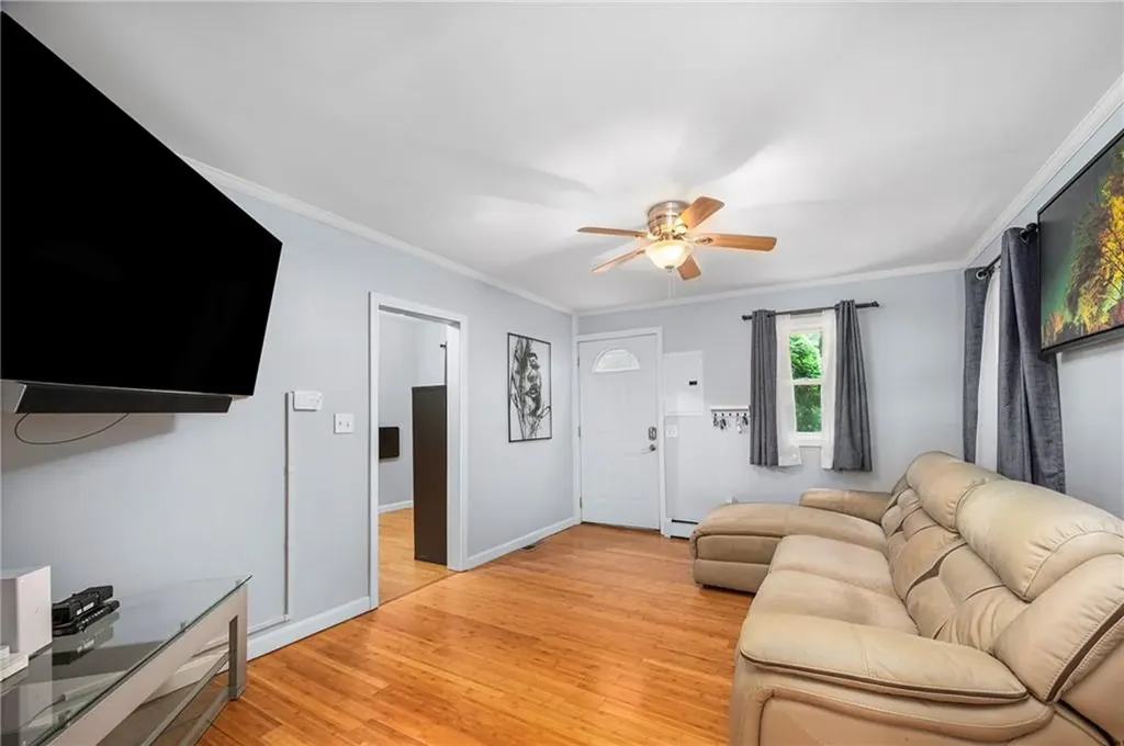 930 Knotty Oak Road Coventry RI 02816