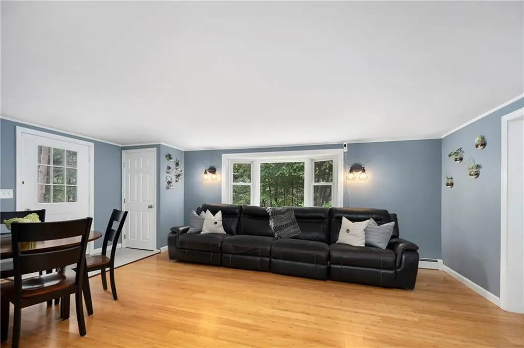 930 Knotty Oak Road Coventry RI 02816
