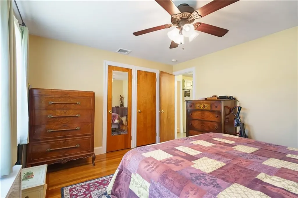 86 Carlton Avenue Warwick RI 02889