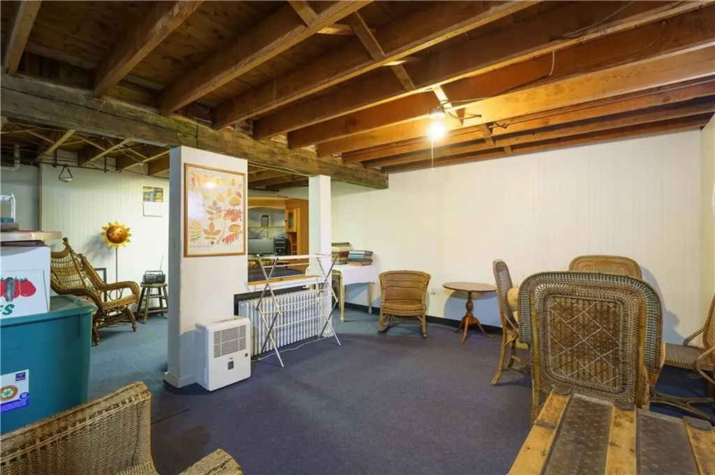 86 Carlton Avenue Warwick RI 02889