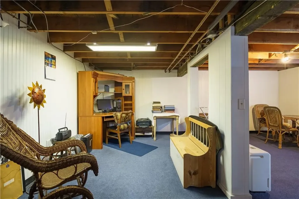 86 Carlton Avenue Warwick RI 02889