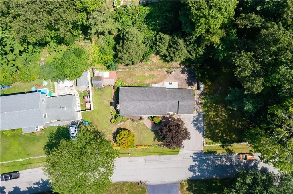 86 Carlton Avenue Warwick RI 02889