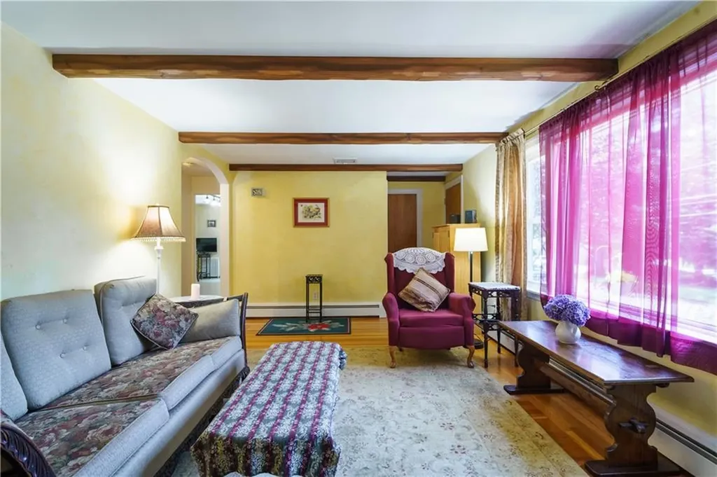 86 Carlton Avenue Warwick RI 02889
