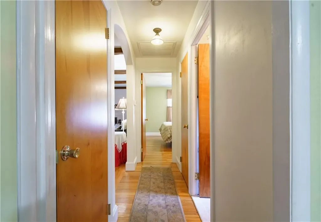 86 Carlton Avenue Warwick RI 02889