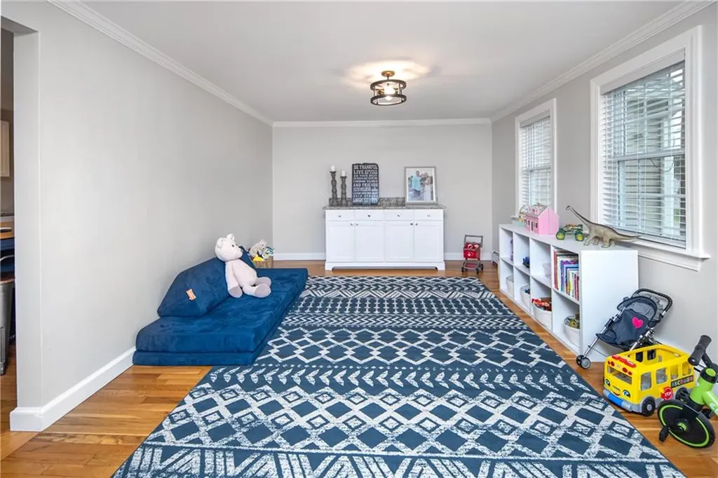 10 Green Street Cumberland RI 02864