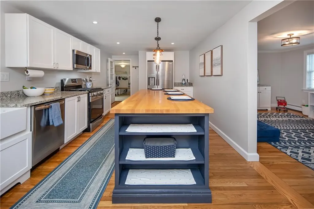 10 Green Street Cumberland RI 02864