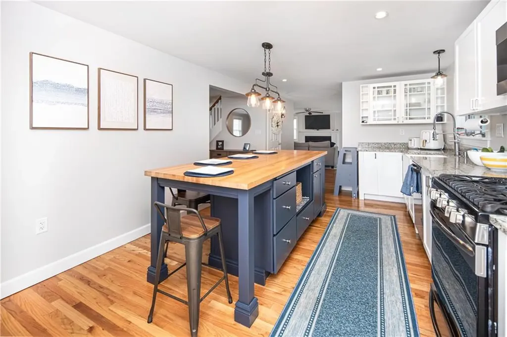 10 Green Street Cumberland RI 02864