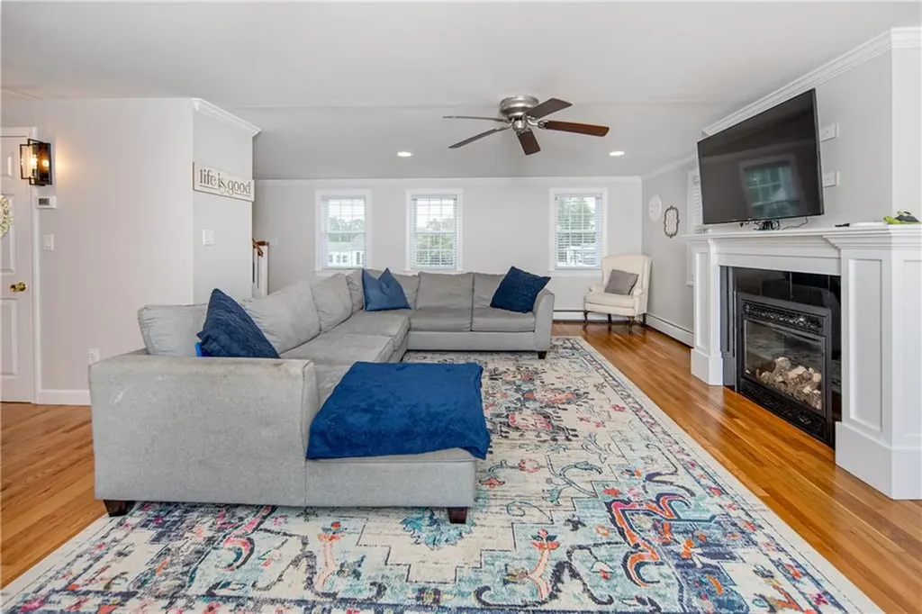 10 Green Street Cumberland RI 02864