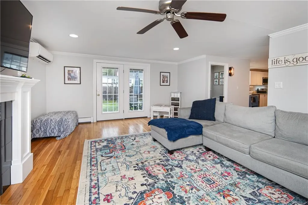 10 Green Street Cumberland RI 02864