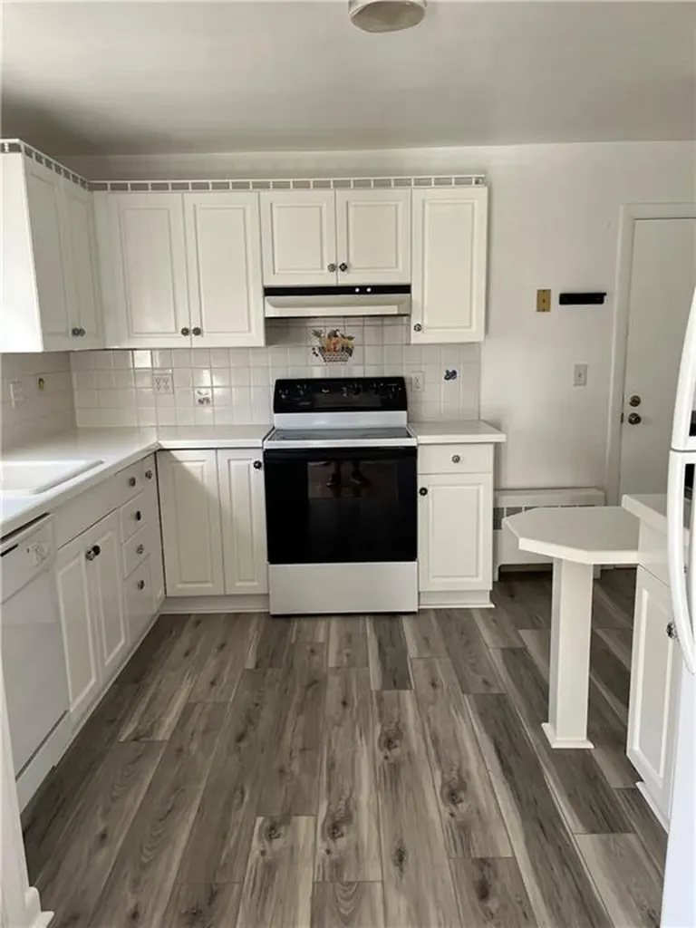 5 Balsam Avenue Middletown RI 02842