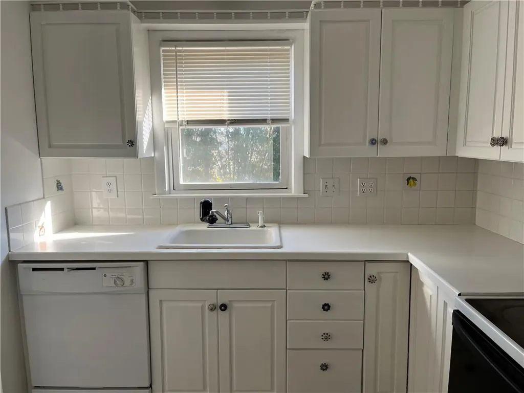 5 Balsam Avenue Middletown RI 02842
