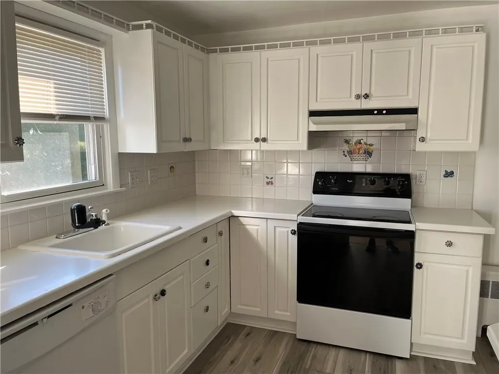 5 Balsam Avenue Middletown RI 02842