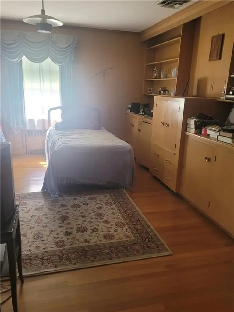 570 Harris Avenue Woonsocket RI 02895