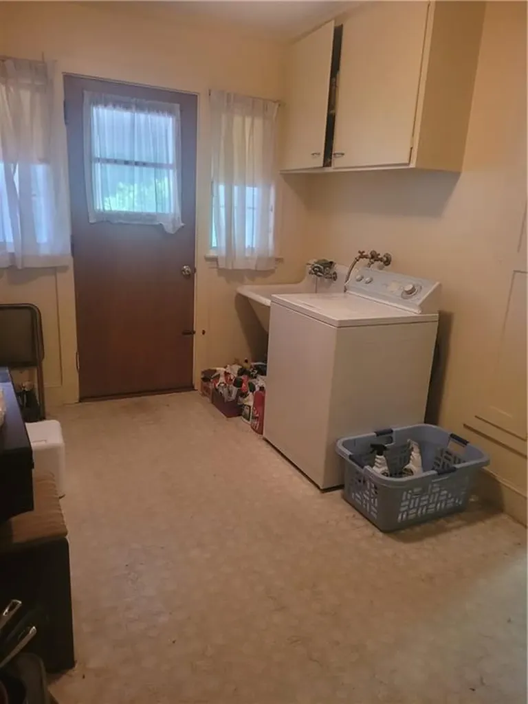 570 Harris Avenue Woonsocket RI 02895