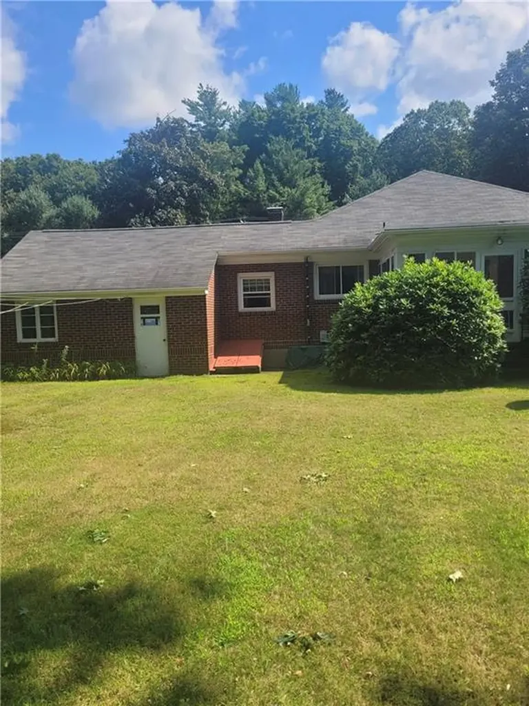 570 Harris Avenue Woonsocket RI 02895