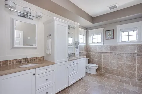 75 Stanton Avenue Narragansett RI 02882