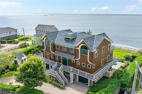 75 Stanton Avenue Narragansett RI 02882