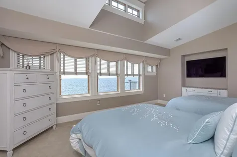 75 Stanton Avenue Narragansett RI 02882