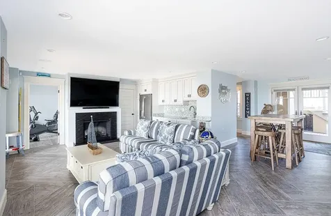 75 Stanton Avenue Narragansett RI 02882