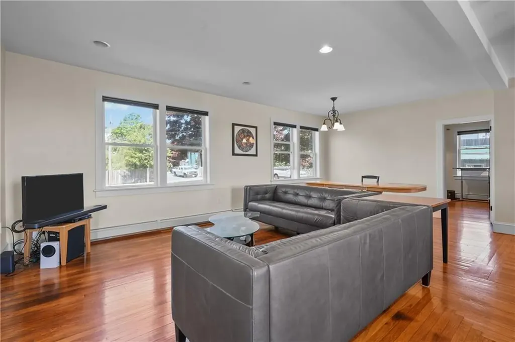 40 Walnut Street Tiverton RI 02878