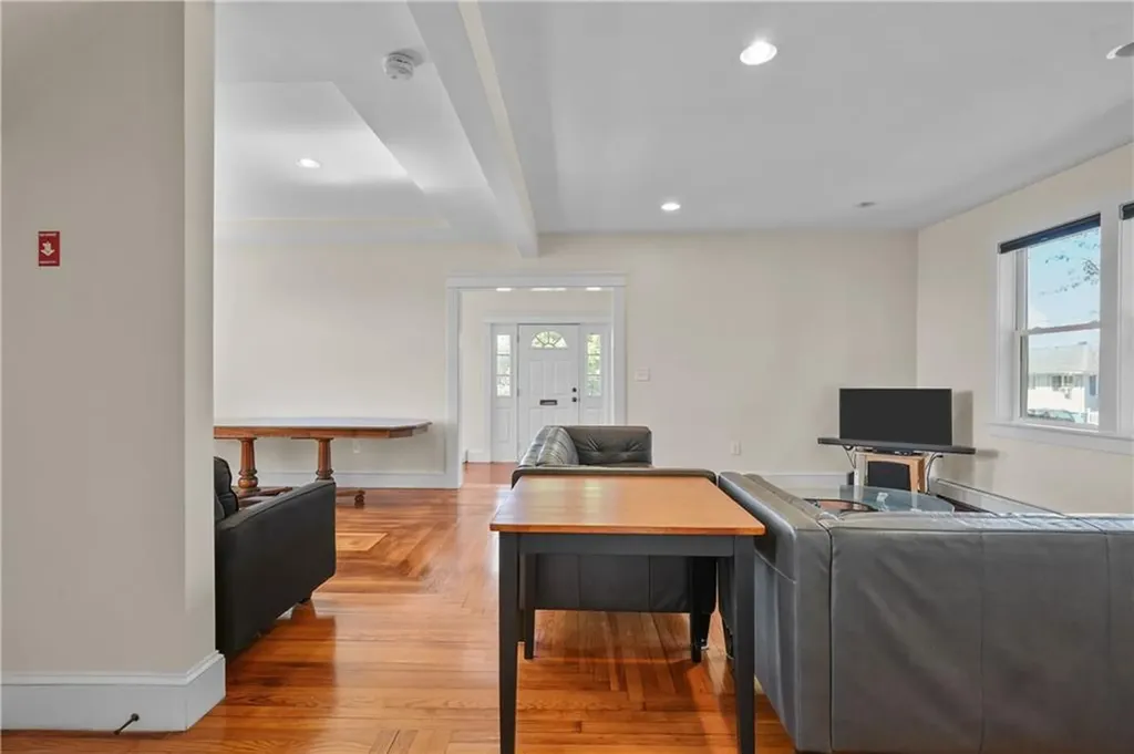 40 Walnut Street Tiverton RI 02878