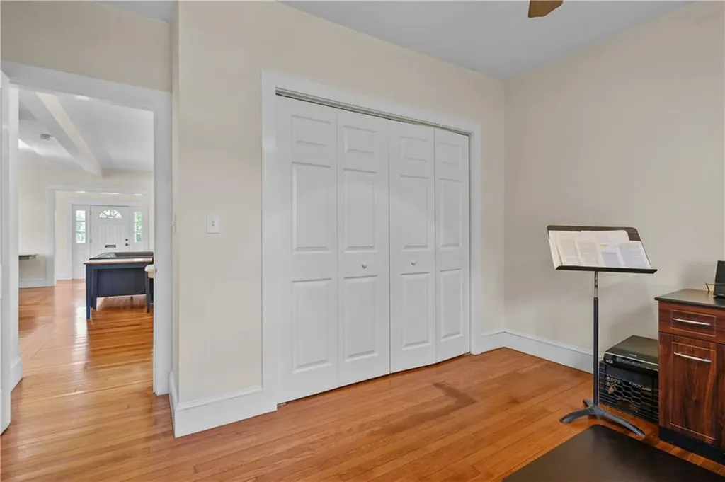 40 Walnut Street Tiverton RI 02878